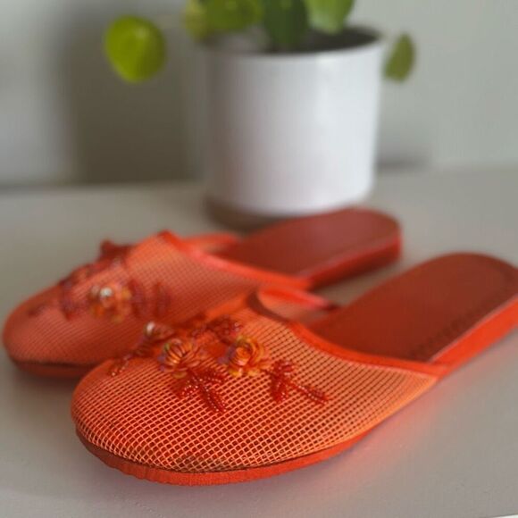 Peachy Orange Mesh Slippers With Sequin Flowers Size 10 - Picture 2 of 6